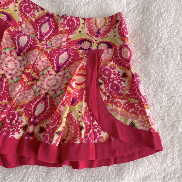 Matthew Williamson Escape Silk Petal Shorts, size 8 - Picture 4 of 6